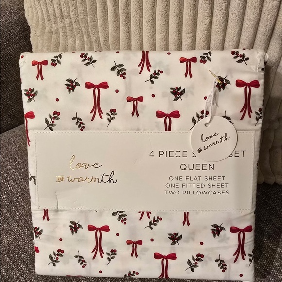 🎄Love & Warmth Christmas Queen Sheet Set with Red Bows - Picture 2 of 4